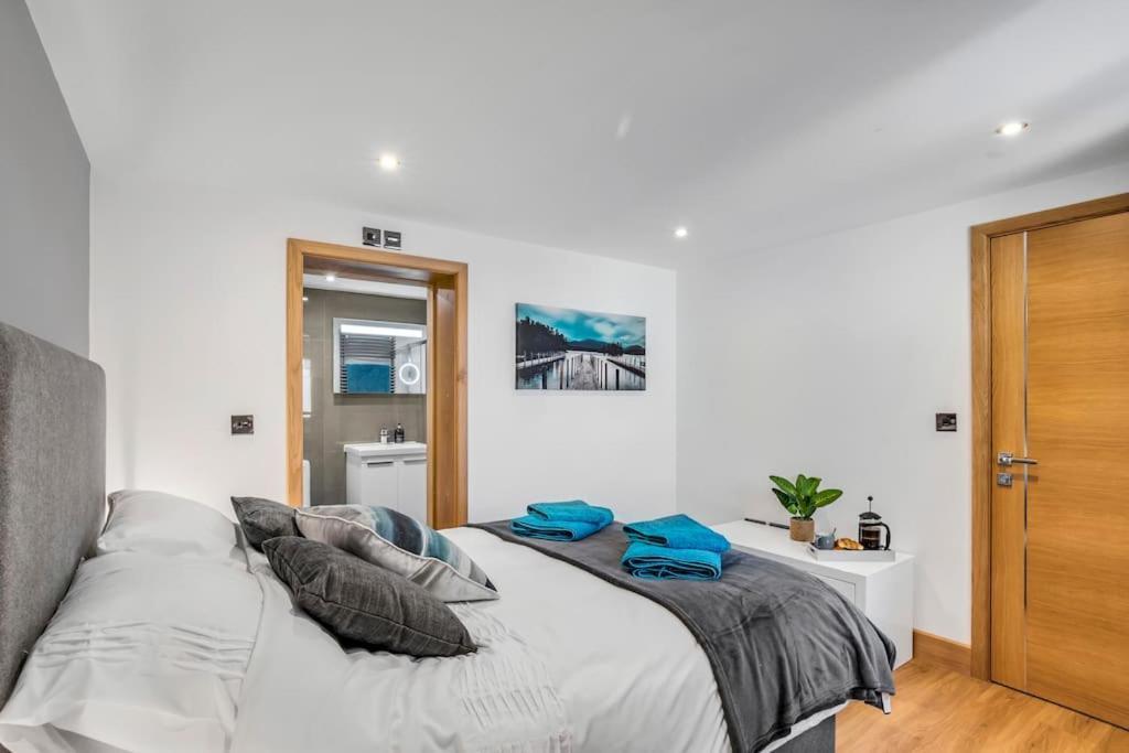Isabel'S Wing! A Stunning 2 Bedroom Property 诺里奇 外观 照片