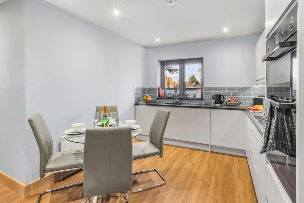 Isabel'S Wing! A Stunning 2 Bedroom Property 诺里奇 外观 照片