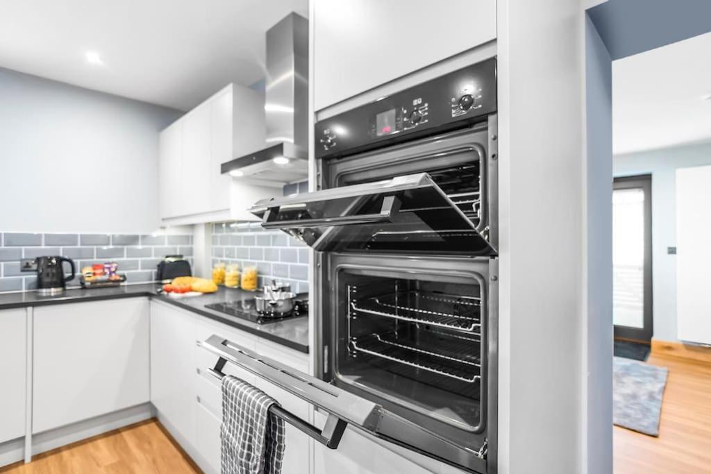 Isabel'S Wing! A Stunning 2 Bedroom Property 诺里奇 外观 照片