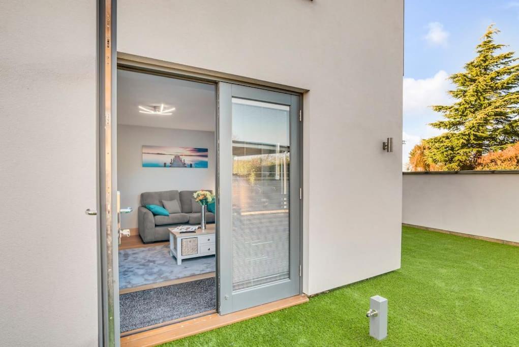 Isabel'S Wing! A Stunning 2 Bedroom Property 诺里奇 外观 照片